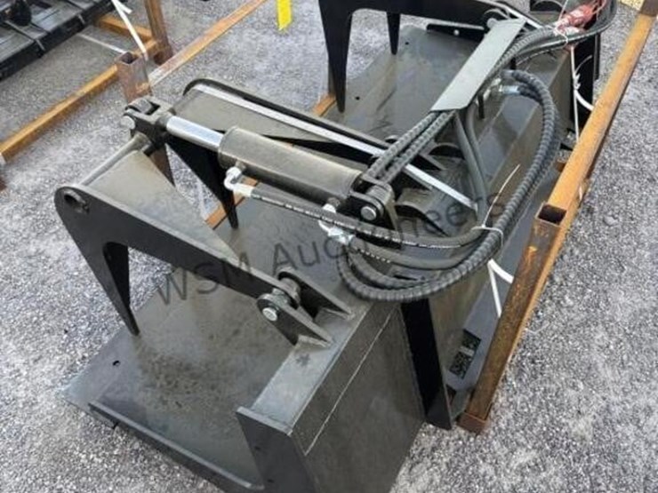 2025-giyi-pg72-plate-grapple-for-skid-steer-image-3