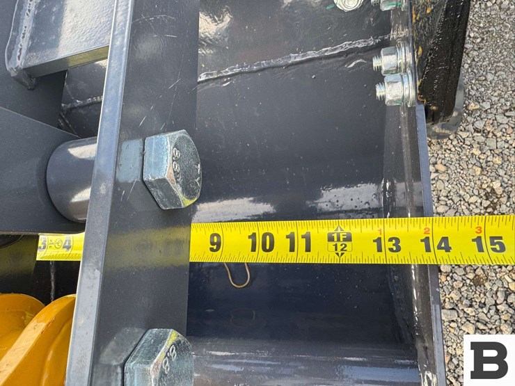 2025-cfg-industrial-mx12r-mini-excavator-image-11