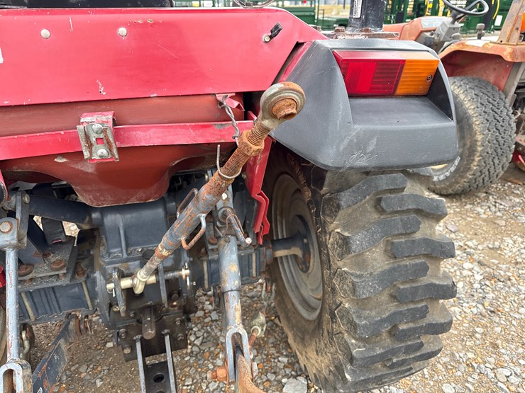 mahindra-2810-image-10