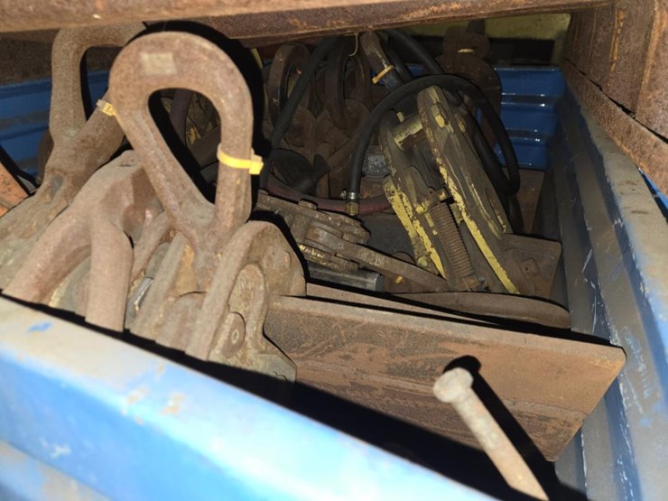 #3404-•-(3)-steel-crates-w/-misc.-chains-and-more-image-8