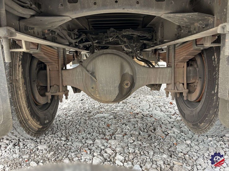 2017-freightliner-m2-s/a-tank-truck-image-37