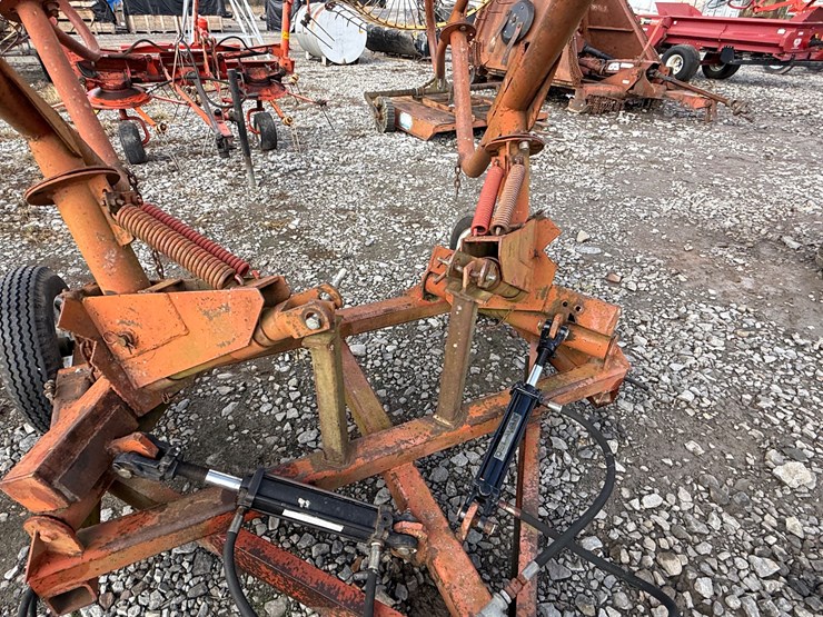 #22611-•-8-wheel-hay-rake-image-14