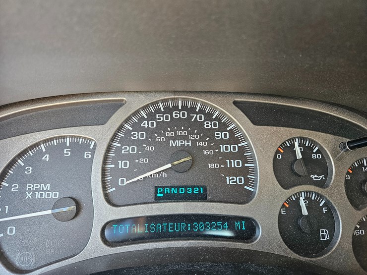 2004-gmc-yukon-image-37