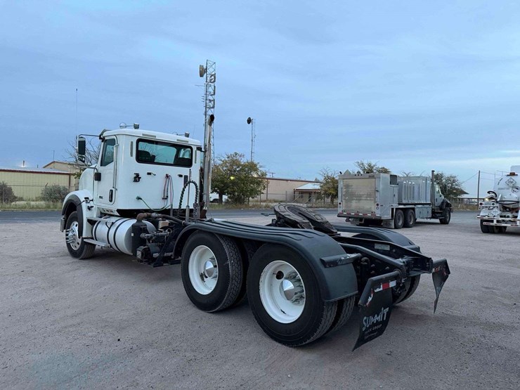 2019-international-hx620-image-2