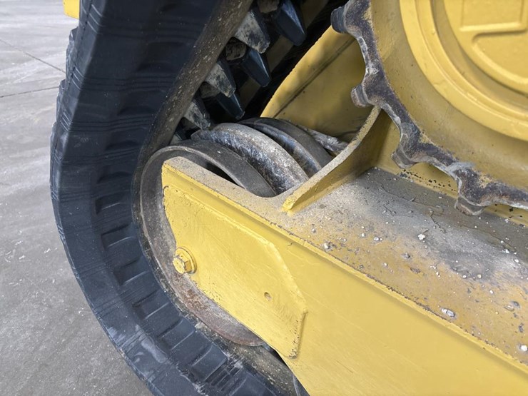 2018-caterpillar-228-image-52