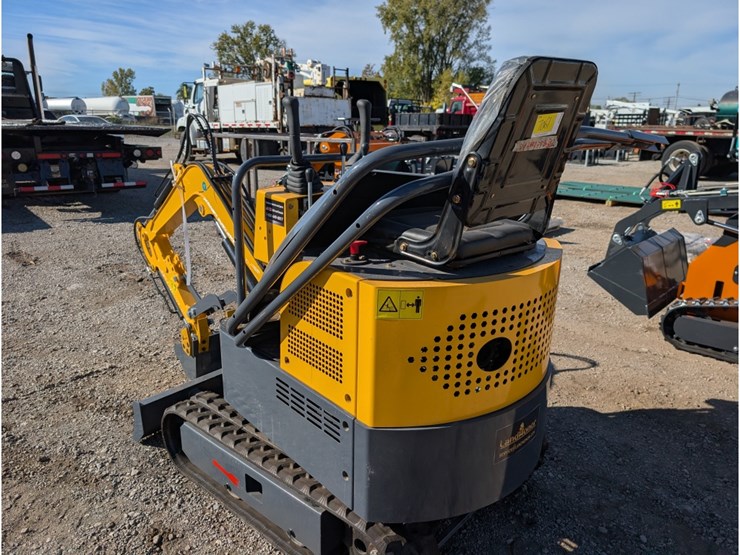 landhonor-lhr-kn16-cem-mini-excavator-image-7