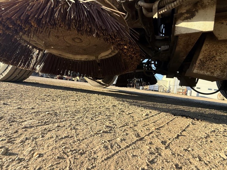 #1981-•-1990-mobil-sweeper-ahl-sweeper-truck-image-41