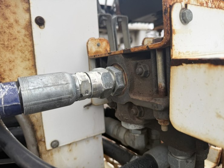 #2000-•-2014-freightliner-altec-digger-derrick-image-73