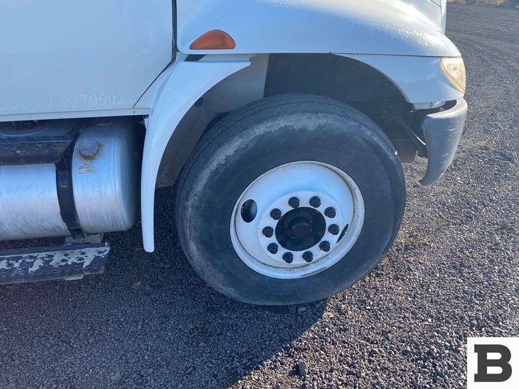 2011-international-durastar-4300-image-59