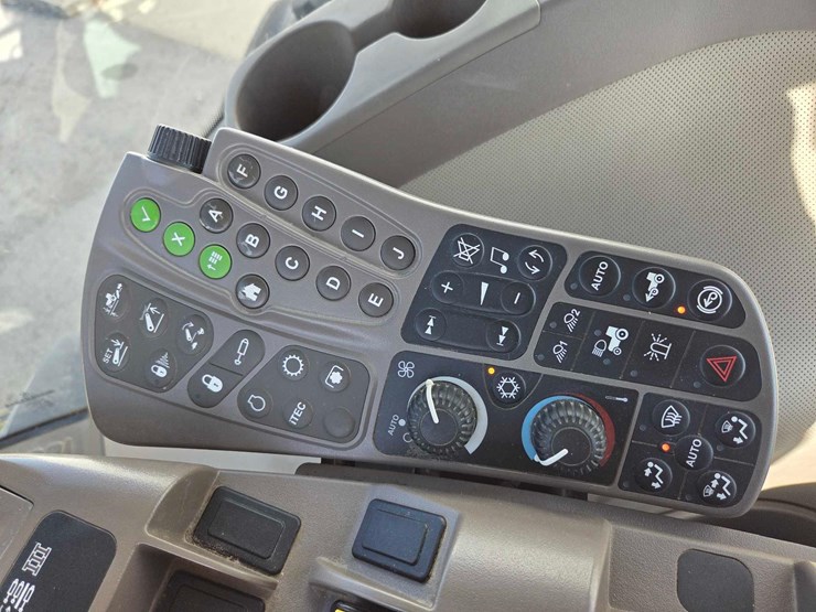 2012-john-deere-8285r-image-67