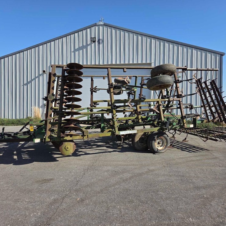 24' Farmhand SF 4300 soil finisher