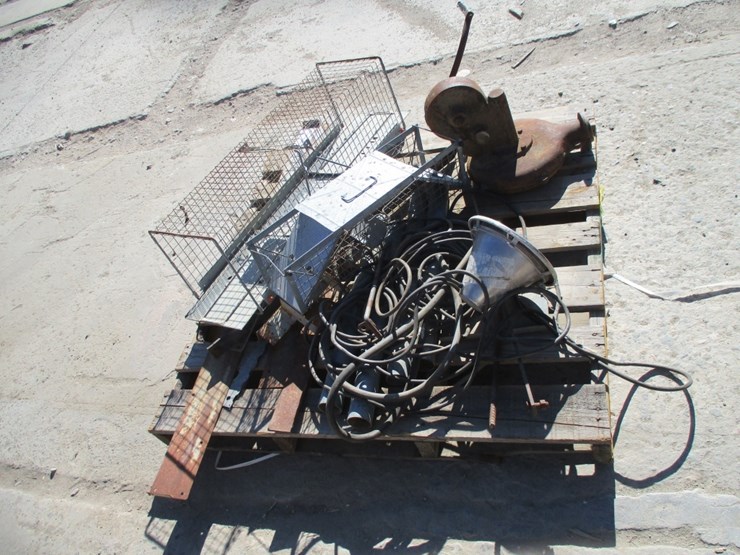 lot-of-coal-forge-blower,-image-2