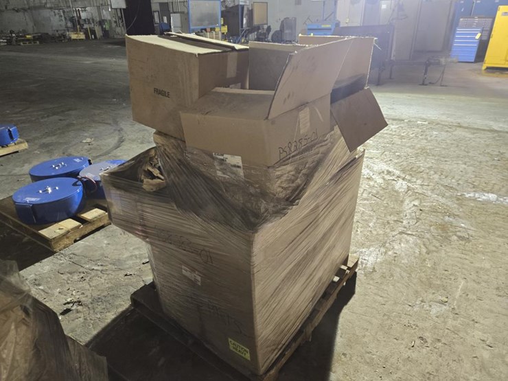 #3451-•-pallet-of-unused-sy-klone-air-cleaners-and-more-image-3