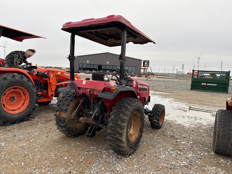 mahindra-2810-image-3