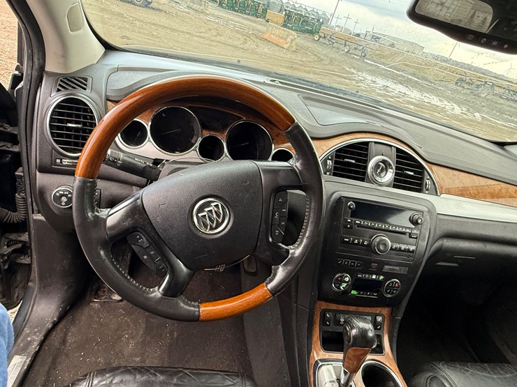 2012-buick-enclave-image-38