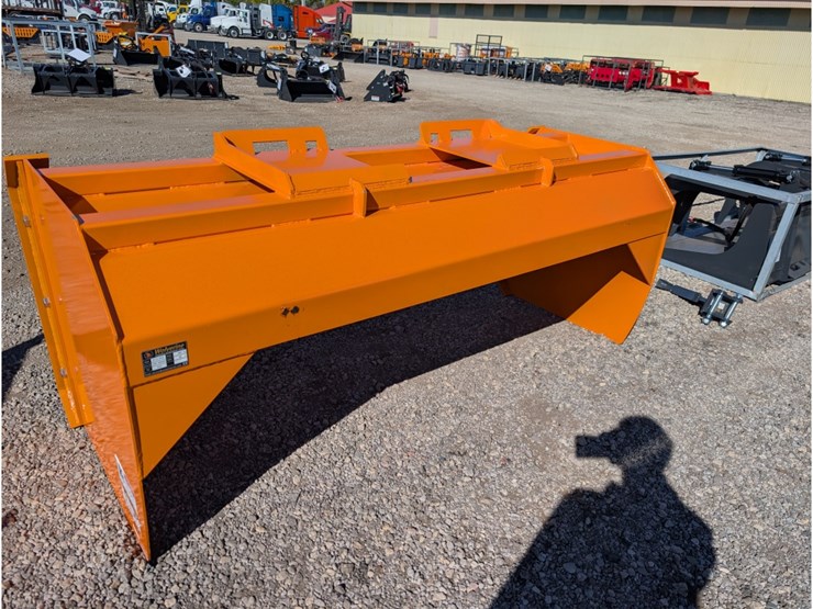 wolverine-skid-steer-snow-pusher-84"-image-4