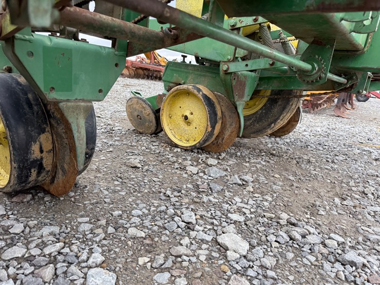 12-john-deere-12-image-21