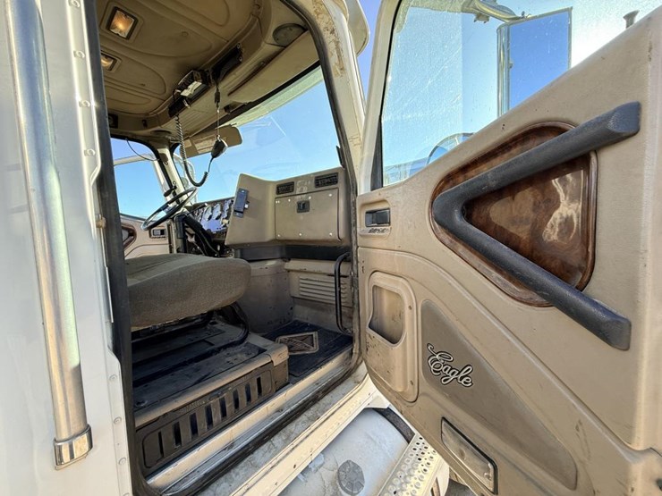 #1974-•-2008-international-eagle-day-cab-truck-tractor-image-38