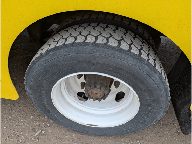 2017-freightliner-mt55-image-8