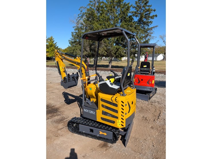 cfg-mx12rx-mini-excavator-w/-mechanical-thumb-image-4