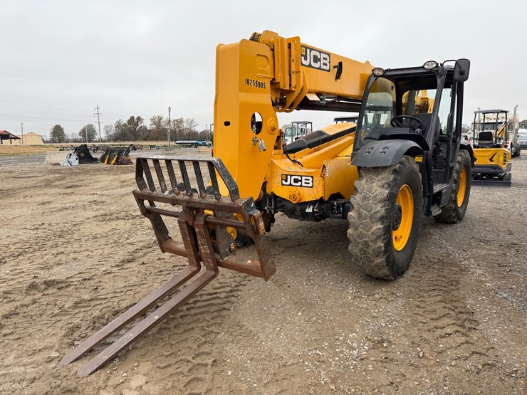 2018-jcb-509-42-image-1
