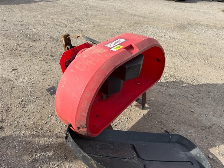 western-2500-salt-spreader-image-6