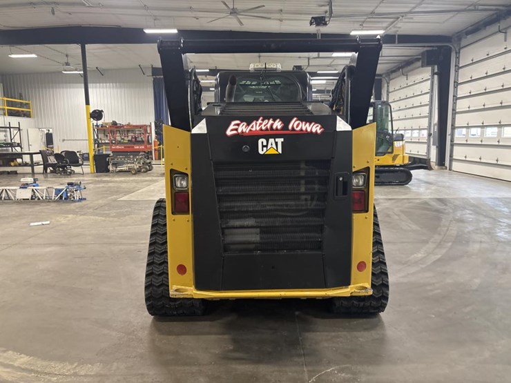 2018-caterpillar-228-image-3