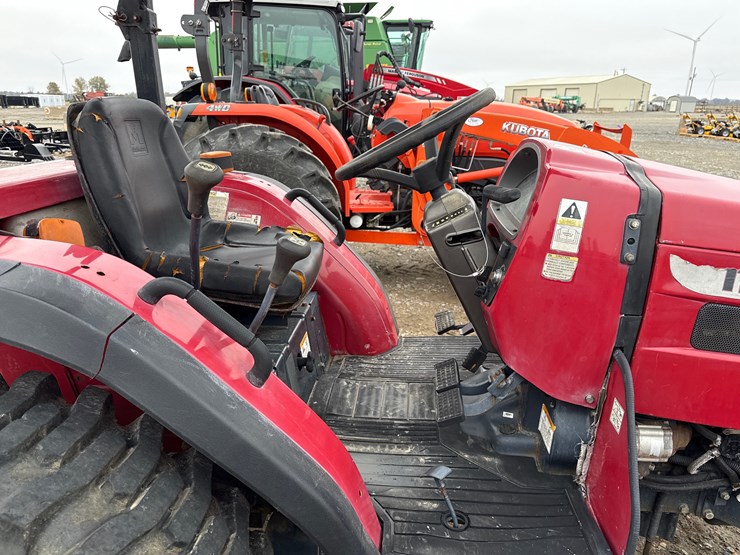 mahindra-2810-image-27