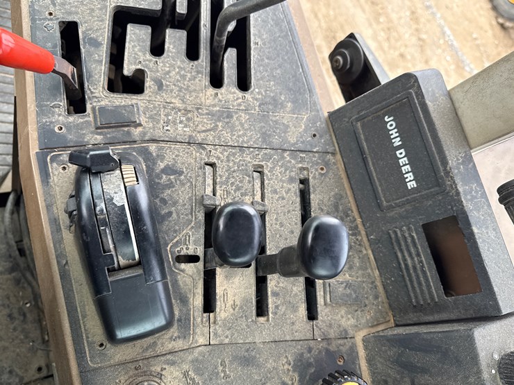 john-deere-6400-image-35