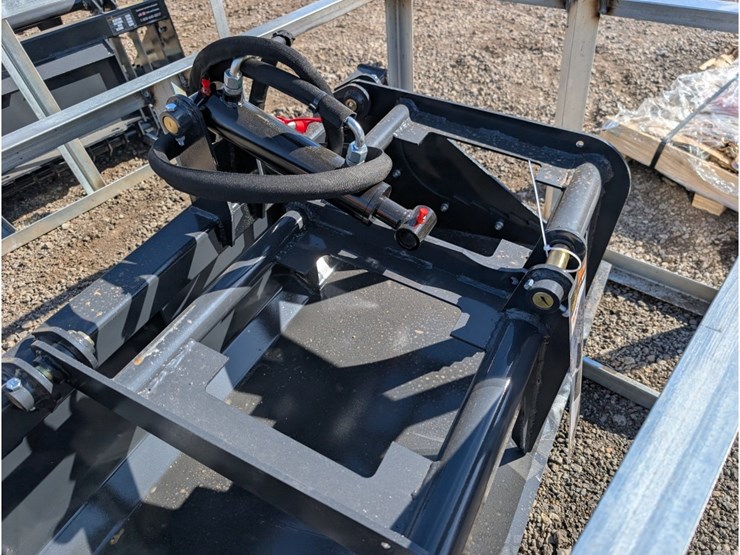 landhonor-mini-skid-steer-grapple-bucket-44"-image-3