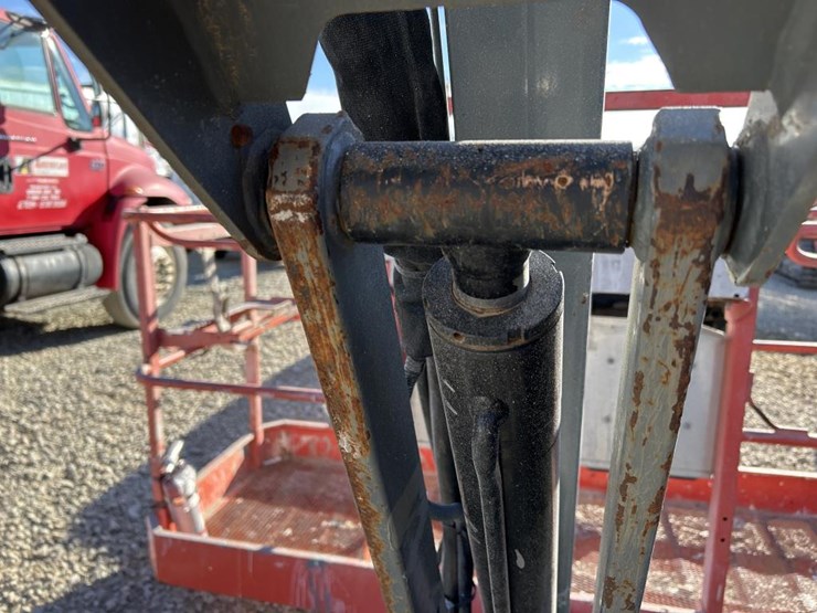 2017-skyjack-sj45t-image-23