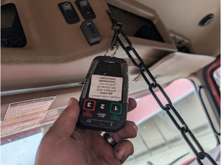 2017-mack-gu813-shingle-conveyor-image-29