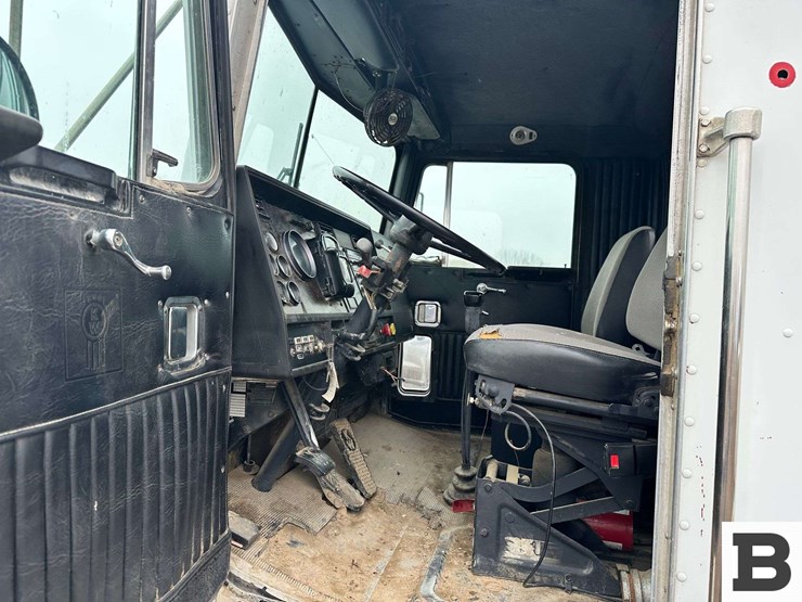 kenworth-t800-image-83