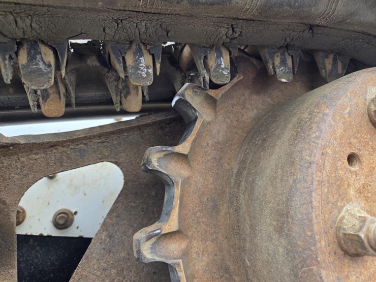 2013-bobcat-t770-image-57