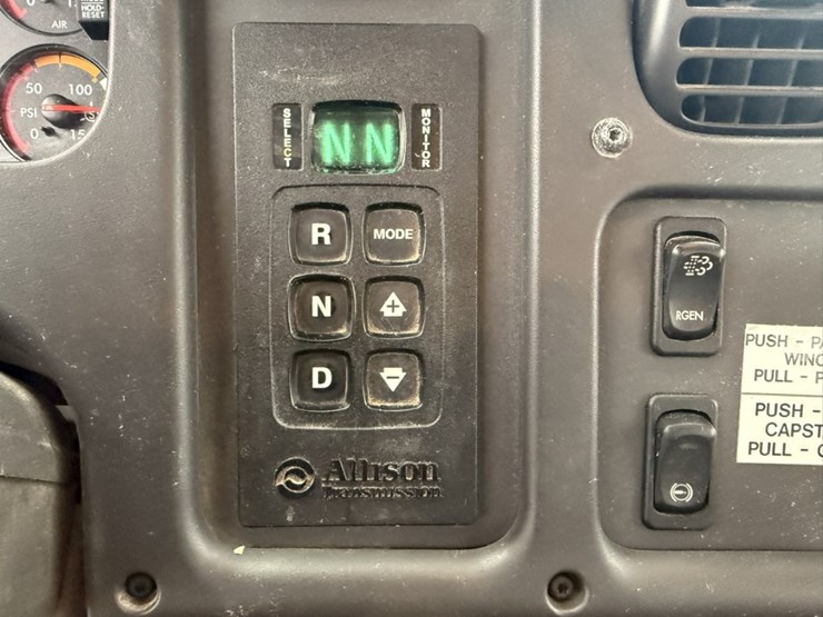 #2000-•-2014-freightliner-altec-digger-derrick-image-82