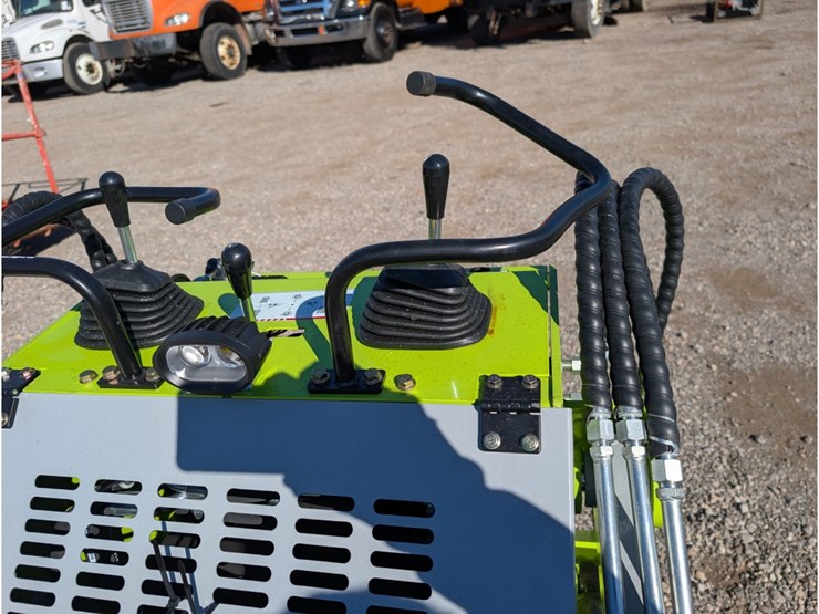 landhero-ldh-t460-mini-skid-steer-image-14