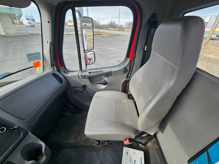 2016-freightliner-s2g-image-54