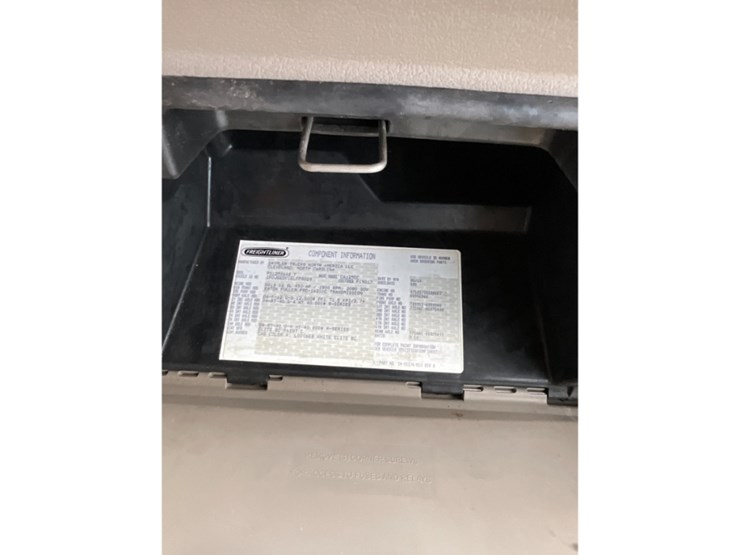 2014-freightliner-ca125-day-cab-image-23