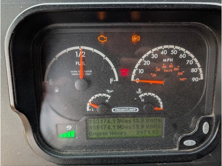 2017-freightliner-mt55-image-17