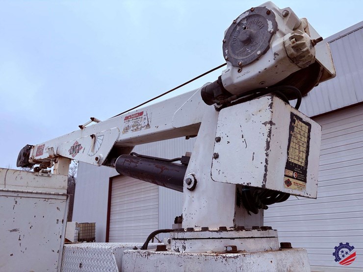 1998-freightliner-fl70-image-33