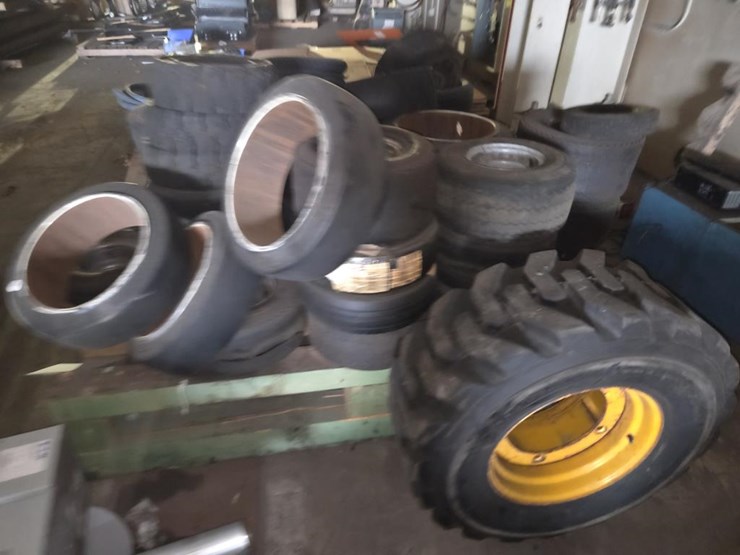 #3438-•-pallet-of-misc.-forklift-tires-and-rims-image-2