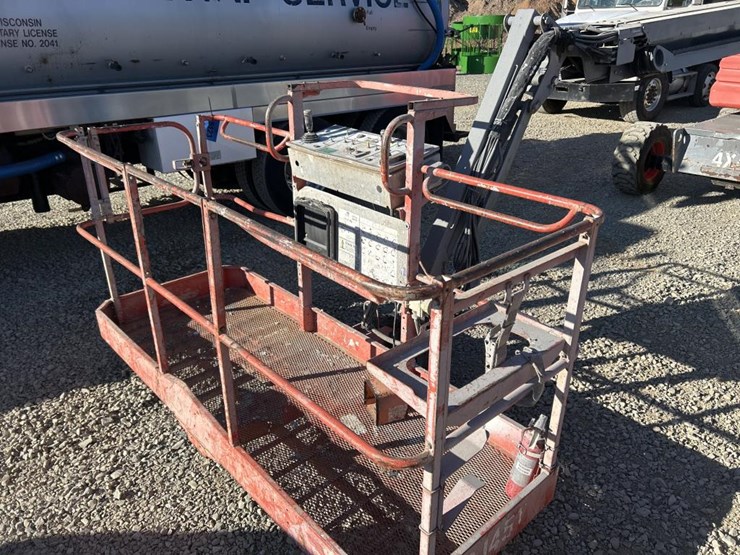 2017-skyjack-sj45t-image-10