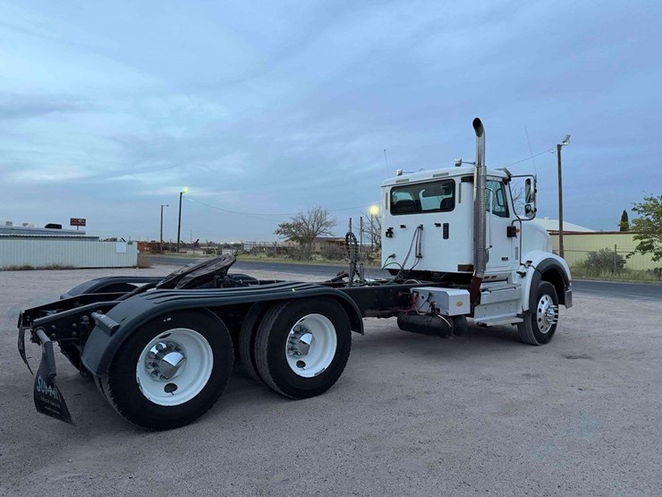 2019-international-hx620-image-3