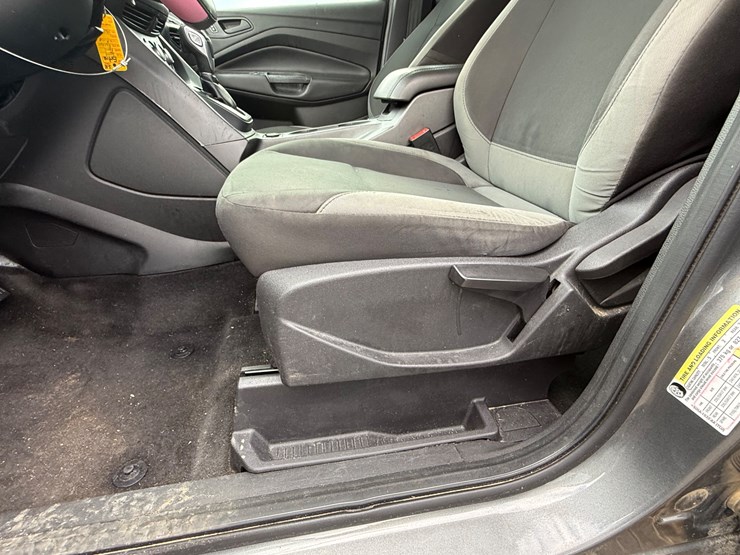 2014-ford-escape-image-30