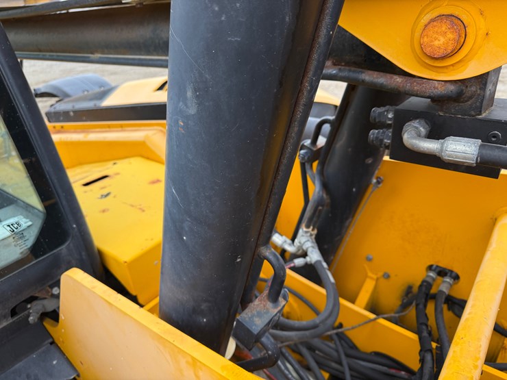 2018-jcb-509-42-image-19