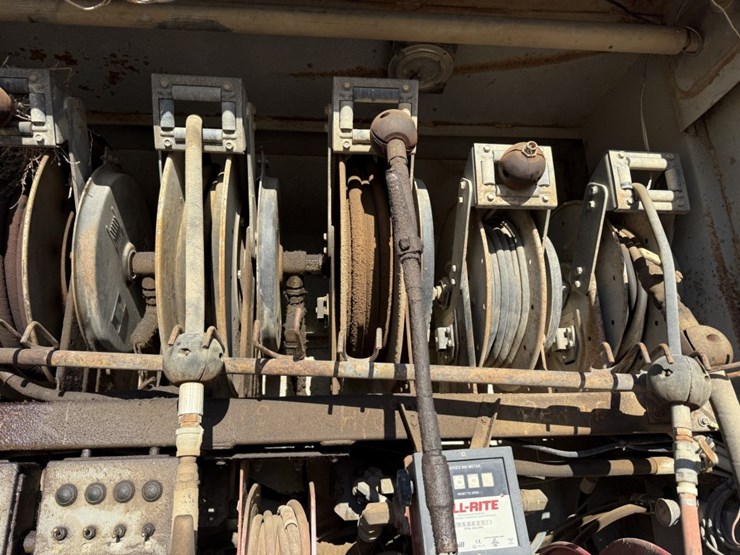 #1953-•-1998-ford-fuel-truck-image-47