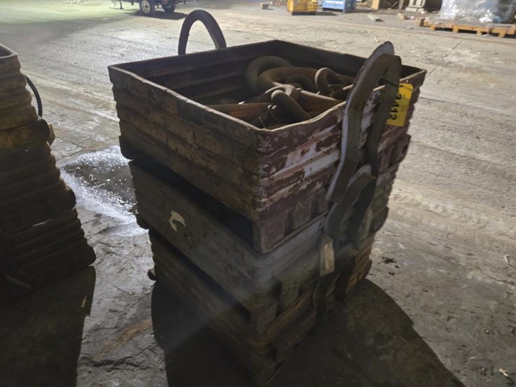 #3412-•-(3)-steel-crates-w/-heavy-duty-chains-image-2