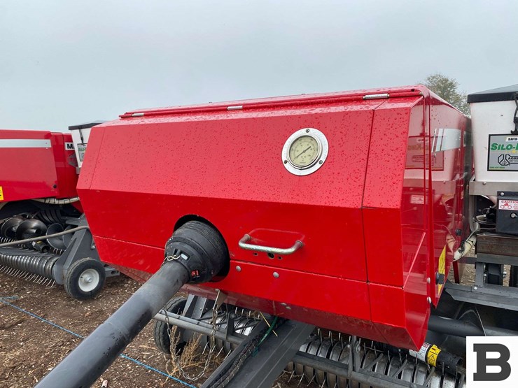 massey-ferguson-1844s-image-11