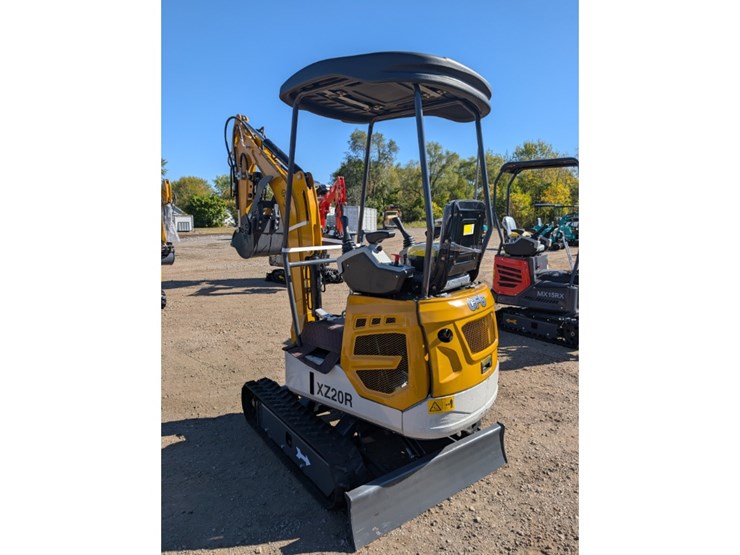 cfg-xz20r-mini-excavator-w/-mechanical-thumb-image-4