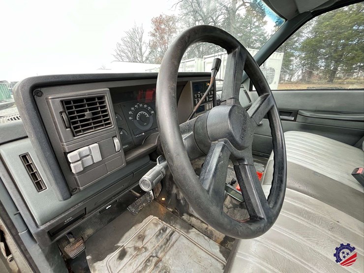 1990-gmc-sierra-pickup-truck-image-54